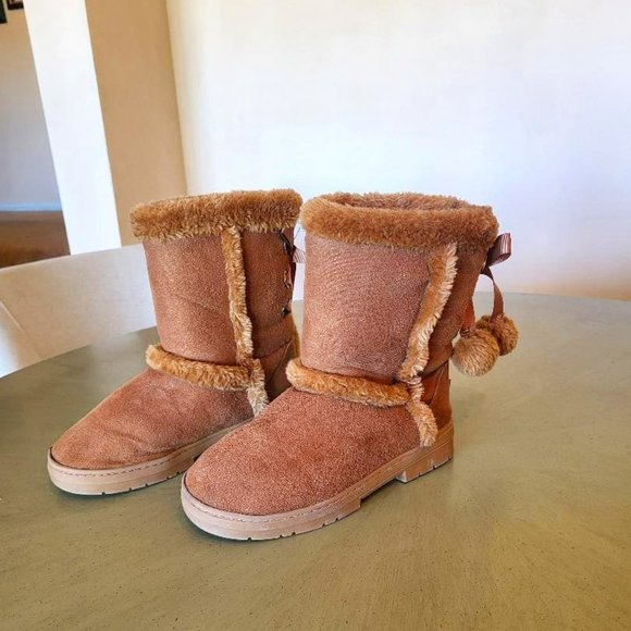Bebe Girls Boots Fur Trim Winter Boots with Back Lace Pom-Poms - Girls size 2 - Picture 2 of 7